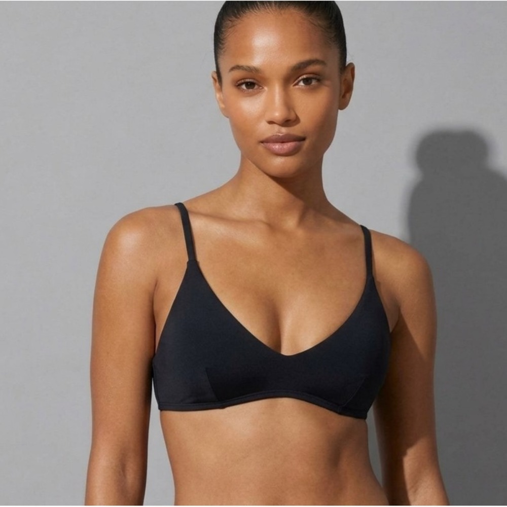 J.Crew Bikini Top Womens Size Medium Black Classic Sculpt Magic Fabric Lana NWT